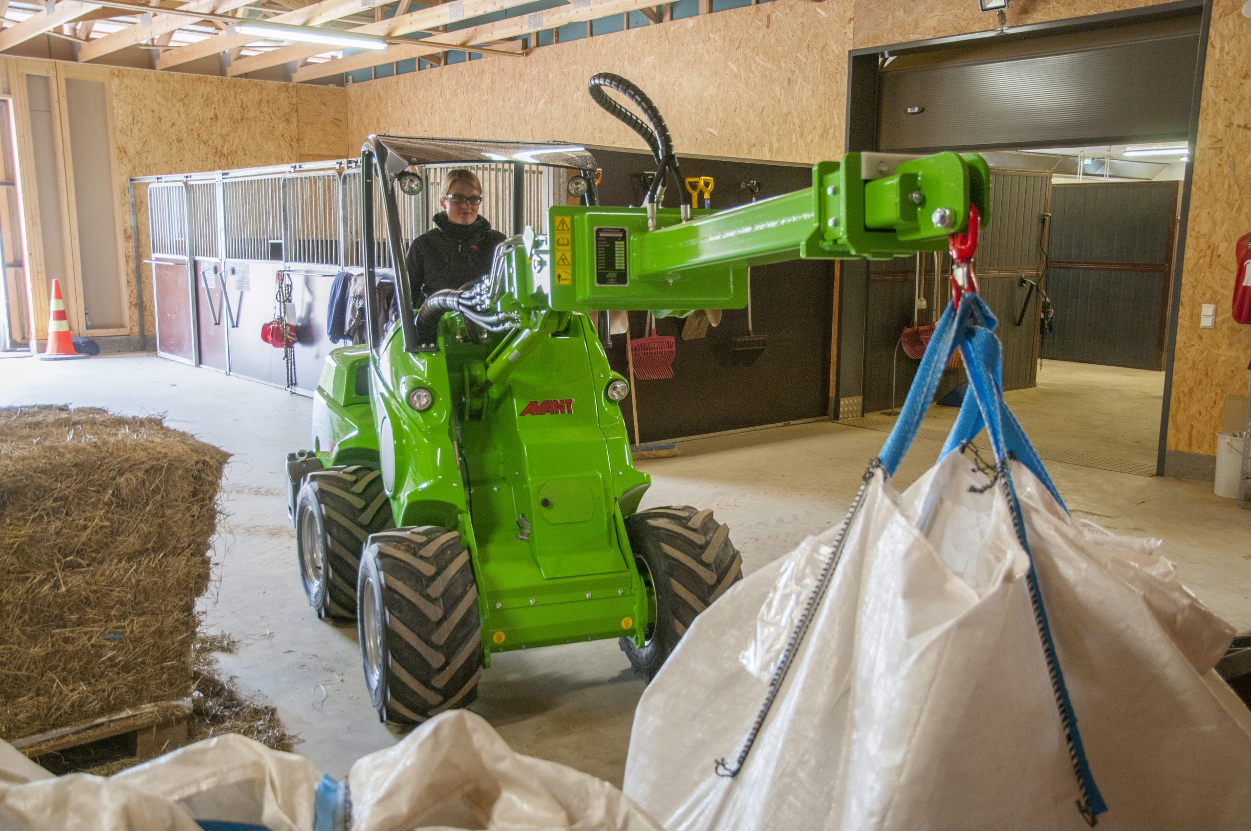 A21342 TELESCOPING JIB BOOM WORK 4 Avant