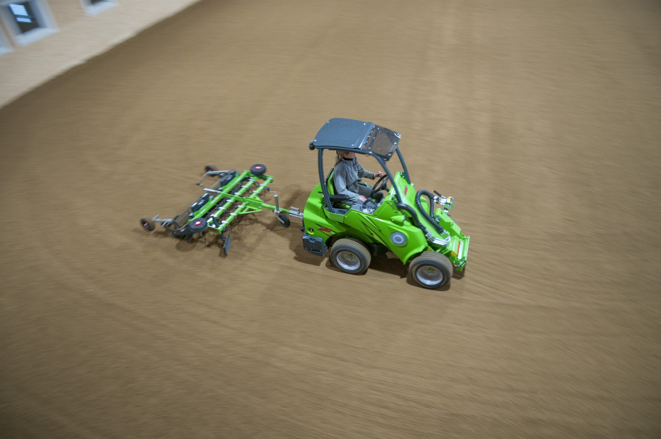 A21646 HORSE ARENA HARROW WORK 14 Avant