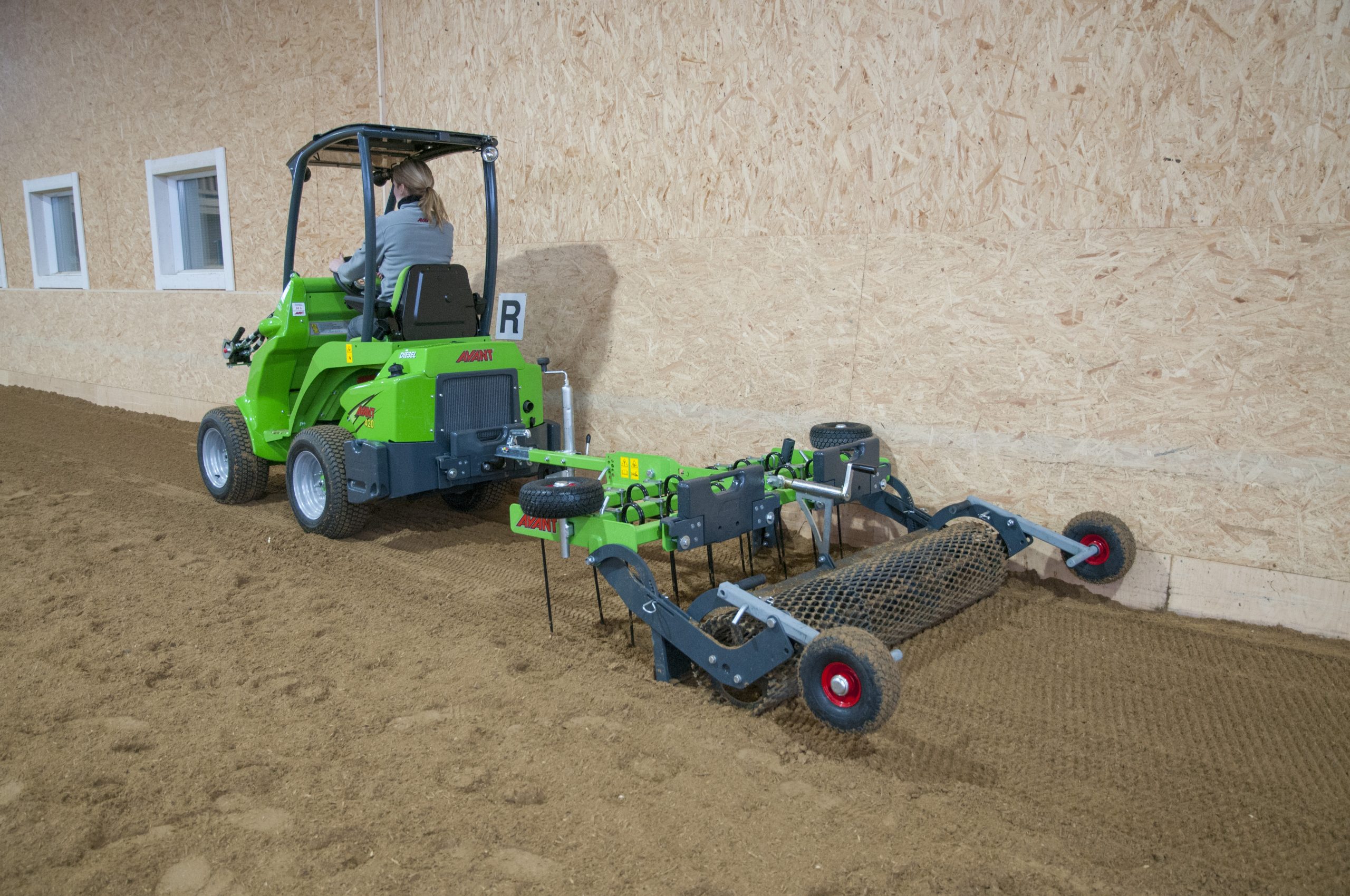 A21646 HORSE ARENA HARROW WORK 9 Avant